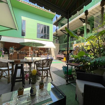 Green Teak House Bangkok Luaran gambar