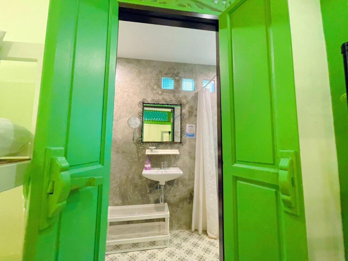 Green Teak House Bangkok Luaran gambar